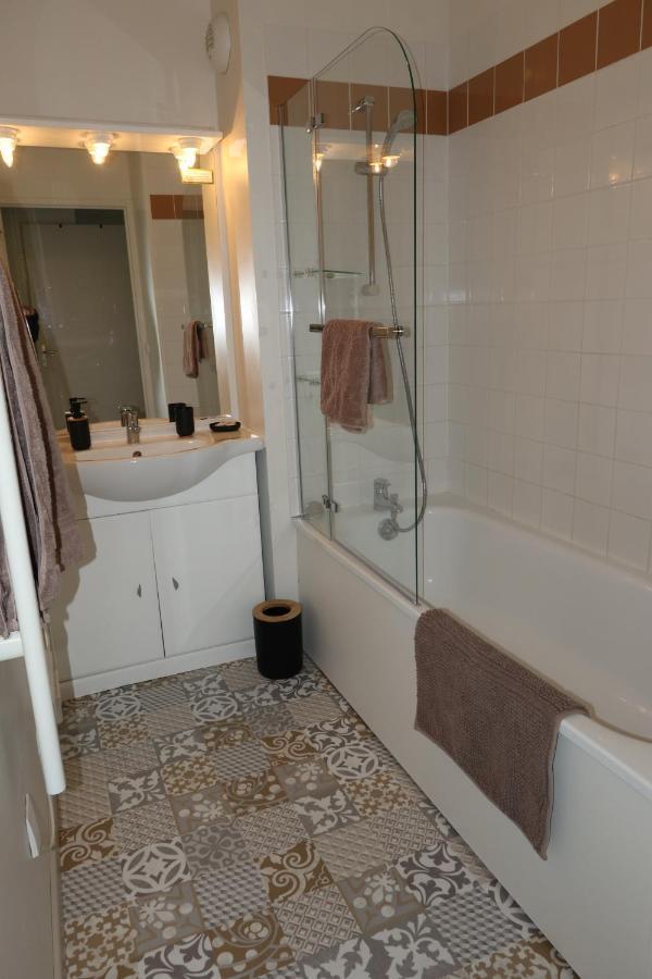 Charmant 2 Pieces Proche D Honfleur, Piscine En Saison, Parking Gratuit, Wifi Équemauville Eksteriør bilde